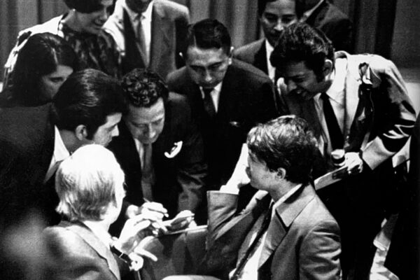 Raphael siempre ha originado mucho interés entre los medios de comunicación.