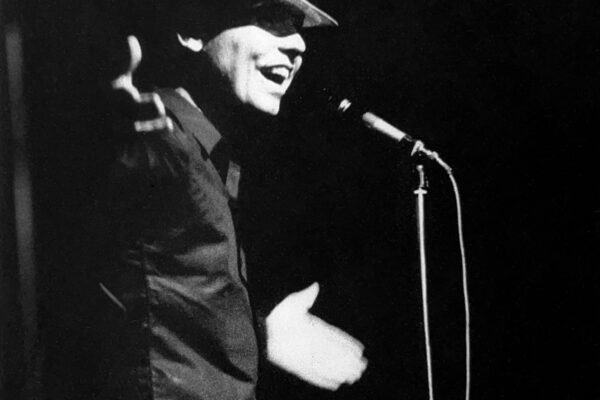 Raphael en pleno concierto.