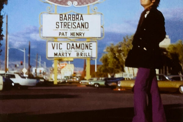Raphael debía competir con otros grandes artistas como Barbra Streisand.