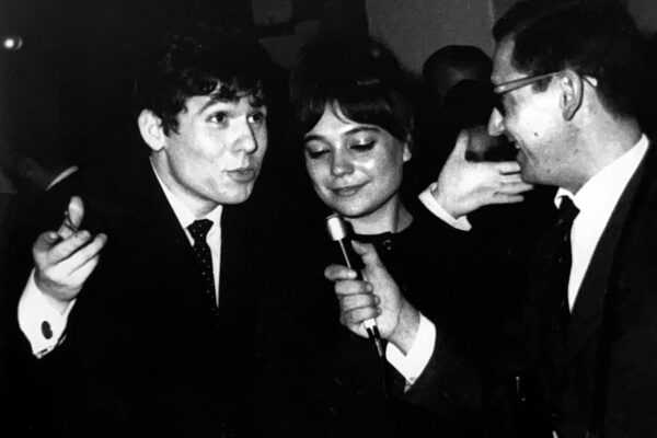 El cantante durante una entrevista.