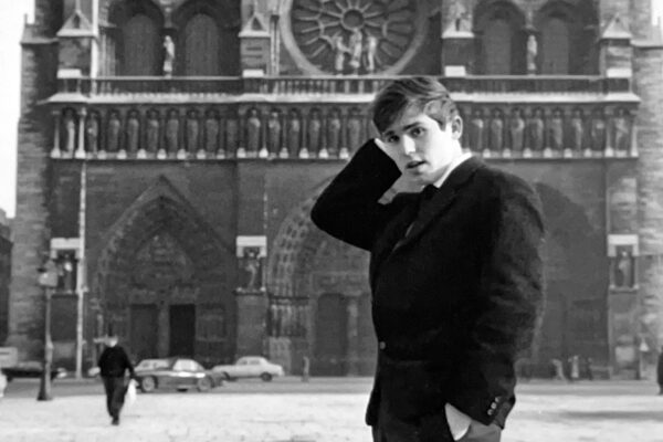 Frente a la Catedral de Notre Dame, en París.