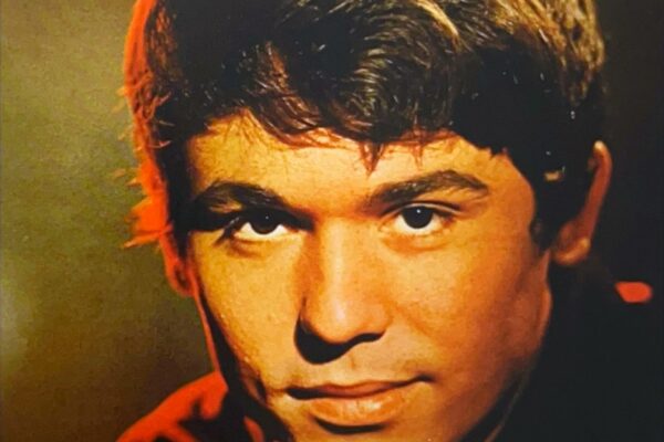 Cartel de la película 'Cuando tu no estás'.