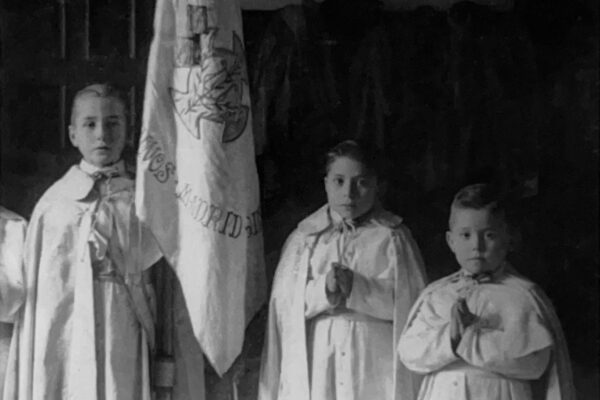 Rafael (a la derecha), con 6 años, el día de Navidad de 1949.