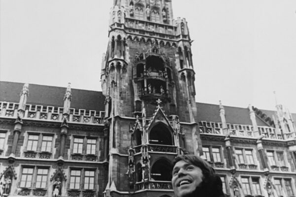 Raphael frente al ayuntamiento de Munich.