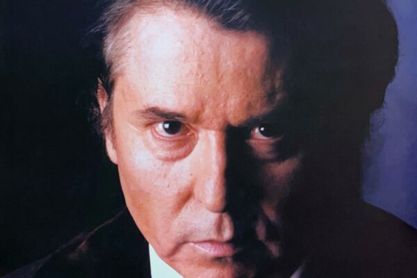 Raphael como Dr. Jekyll.